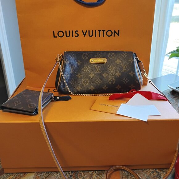 Eva Monogram Clutch with original strap - Picture 1 of 14